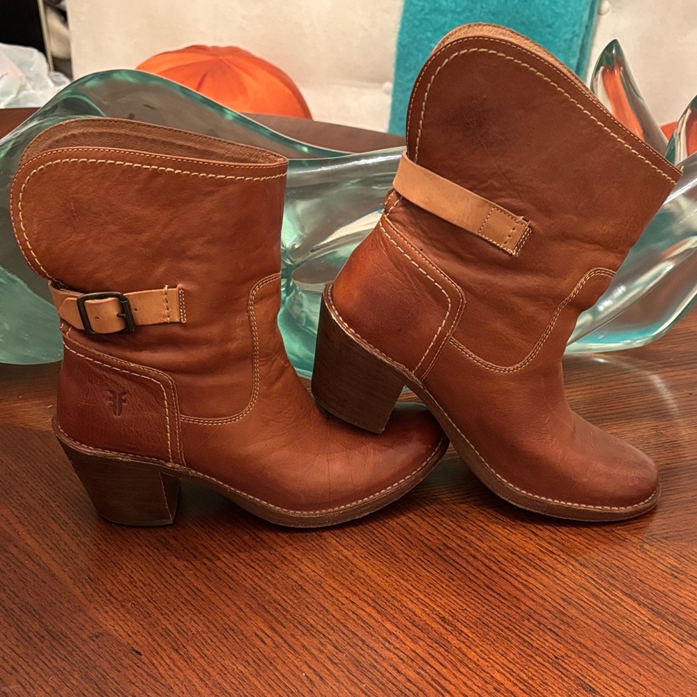 Frye Women's Tan Leather Heeled Boots